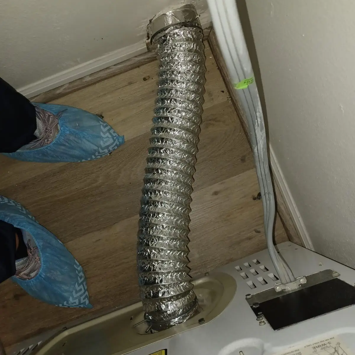 Dryer vent duct connection during professional dryer vent cleaning